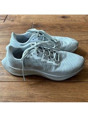 Nike Air Zoom Pegasus 37 Road Running Shoes Silver & Gray Women's Size 8.5